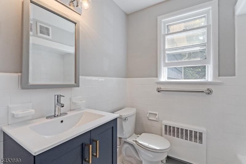bathroom 1st floor