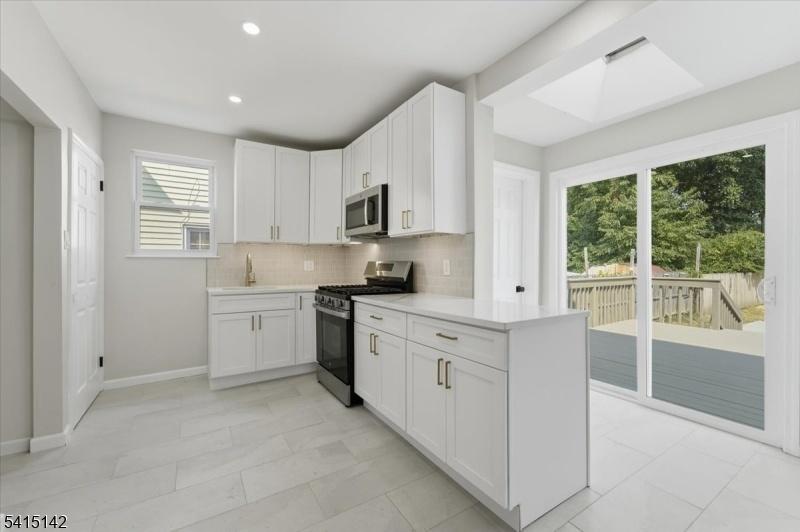 BRAND NEW KITCHEN