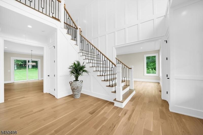 Foyer with view to sitting rm