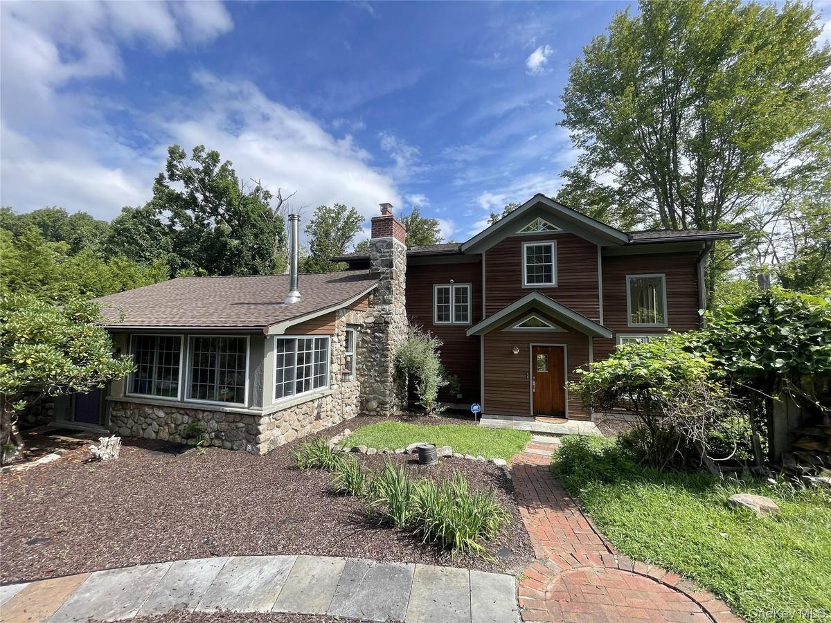 Welcome to this magnificent property surrounded by privacy & tranquility
