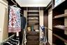 Walk-in cloaset