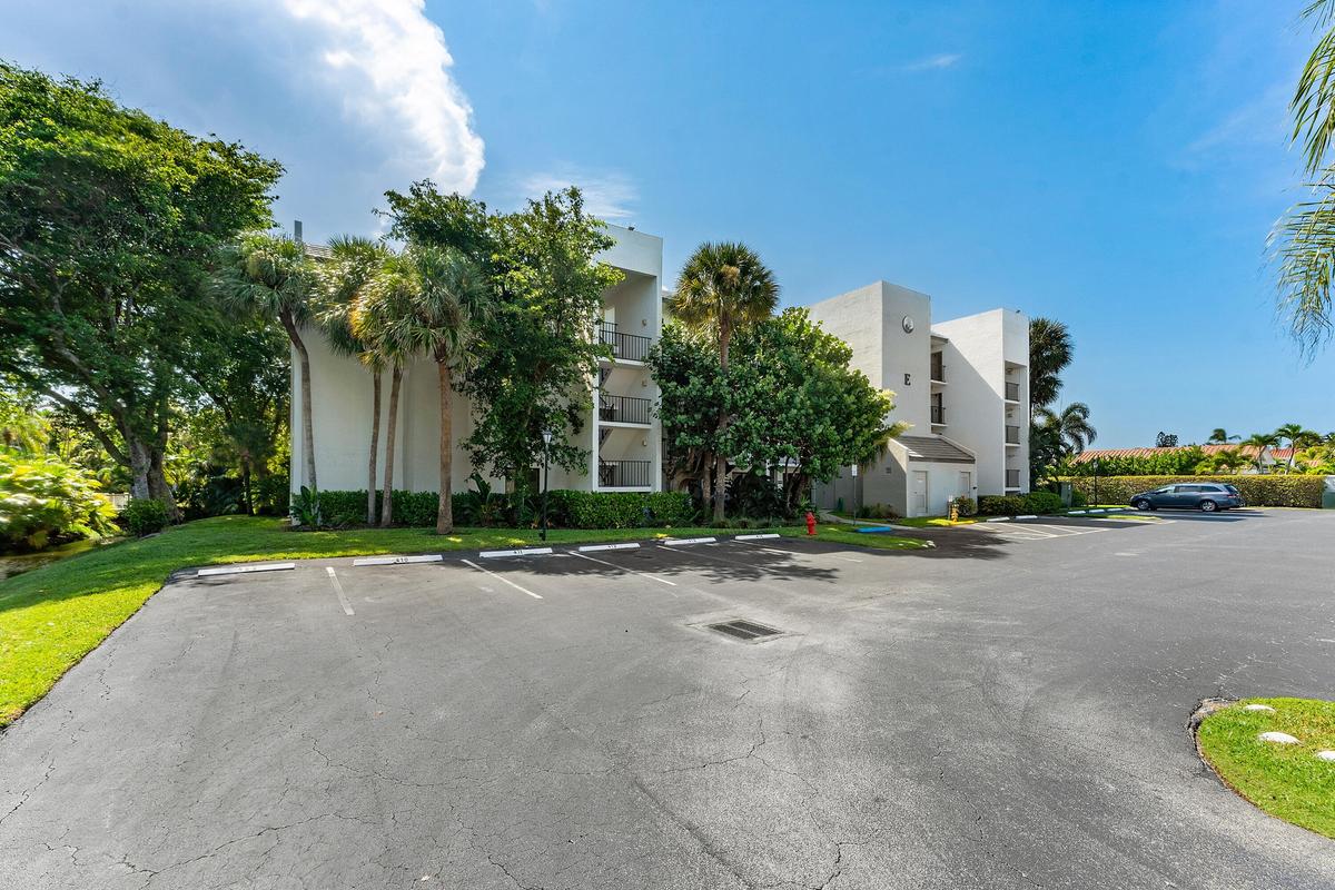Welcome to Jupiter Ocean and Racquet club