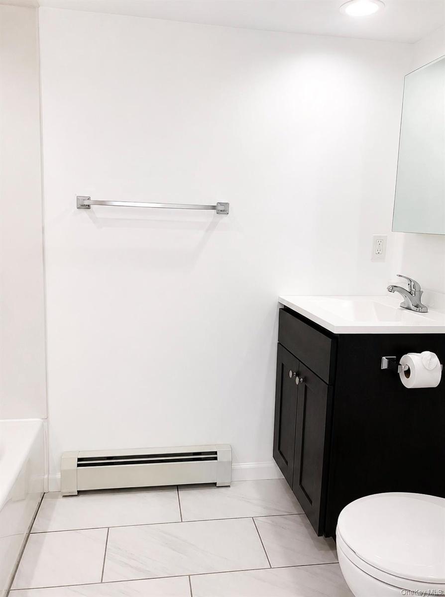 Unit 2 Bathroon