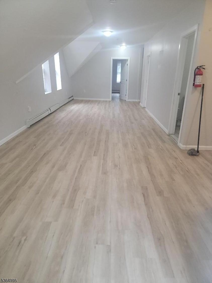 3rd flr living/dining 18'x25'