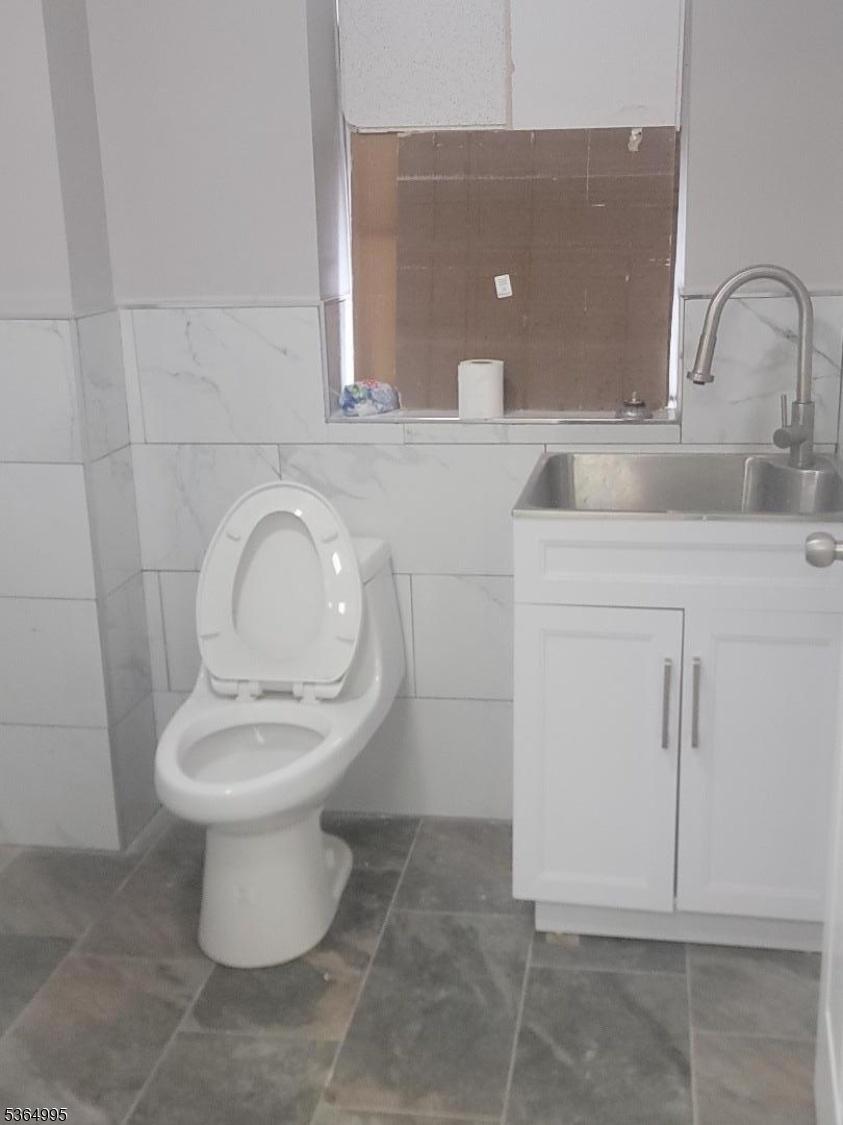 Customers' restroom 1st floor
