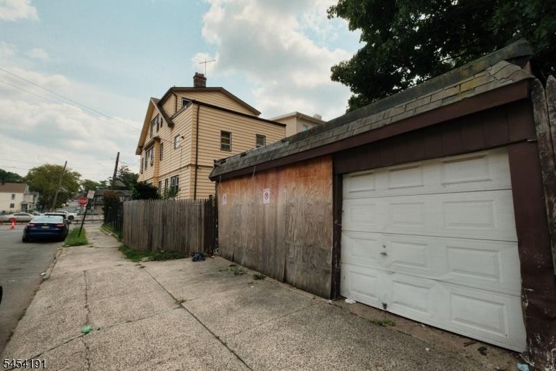 3 car garage