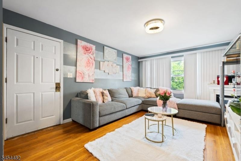 Living Room Unit 1