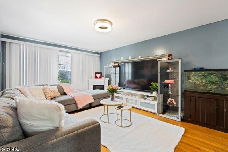 Living Room Unit 1