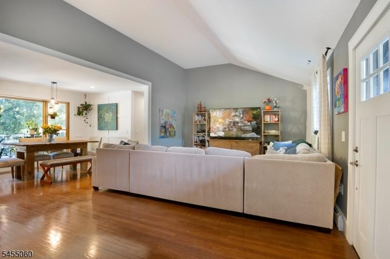 Living room/ Dining area