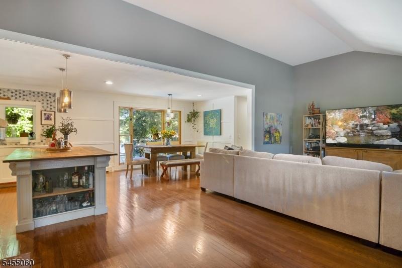 Living room/ Dining area