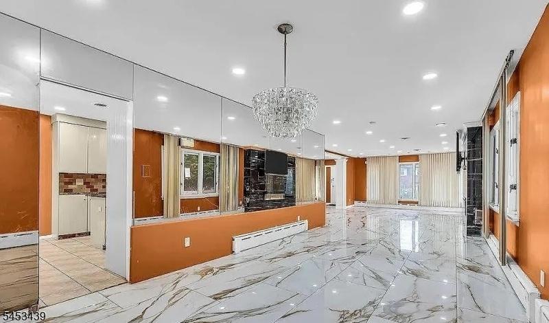Living/Dining Area