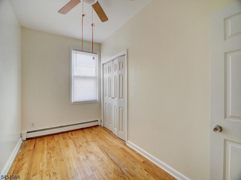 07 Bedroom
