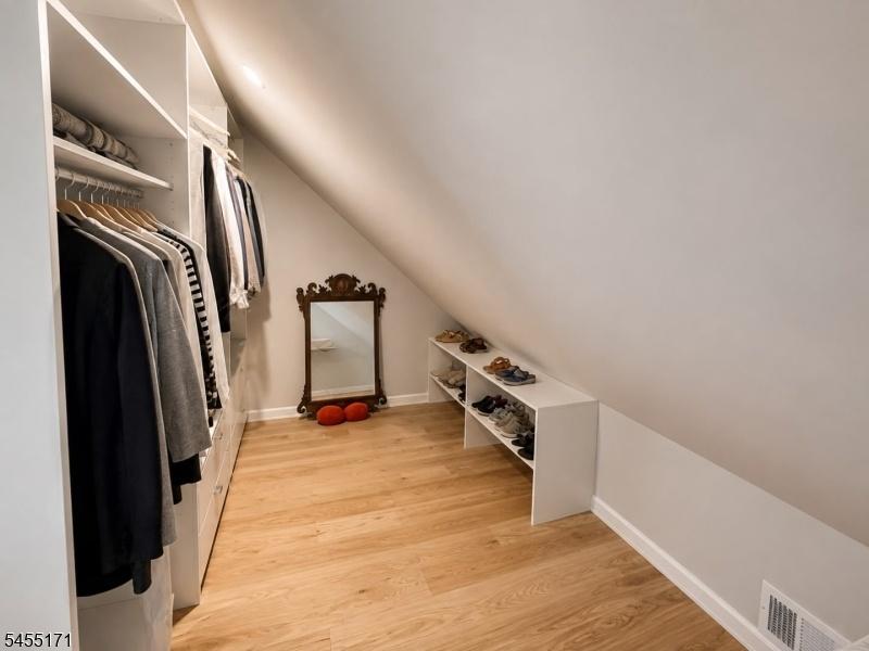 walking closet
