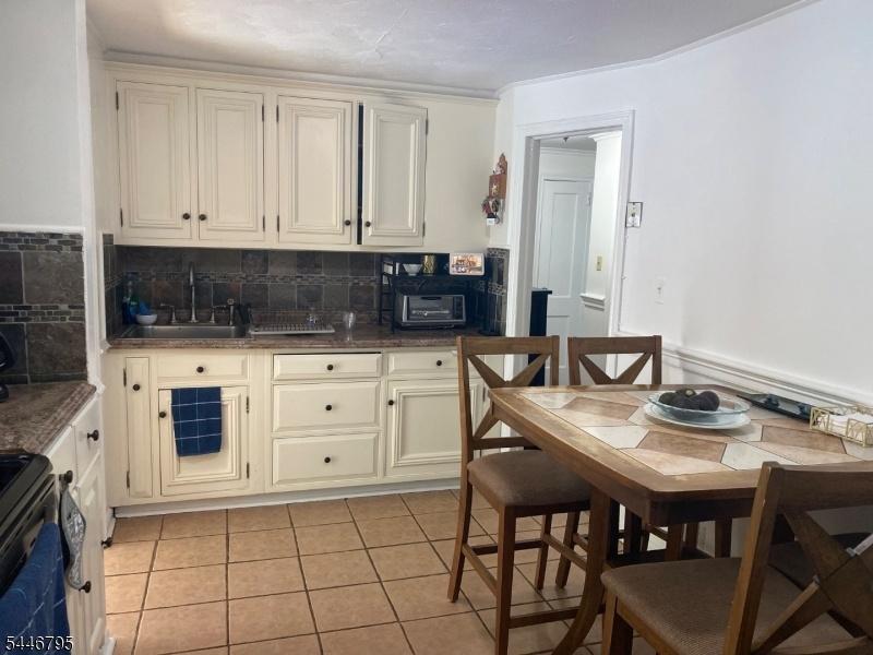 E-I Kitchen