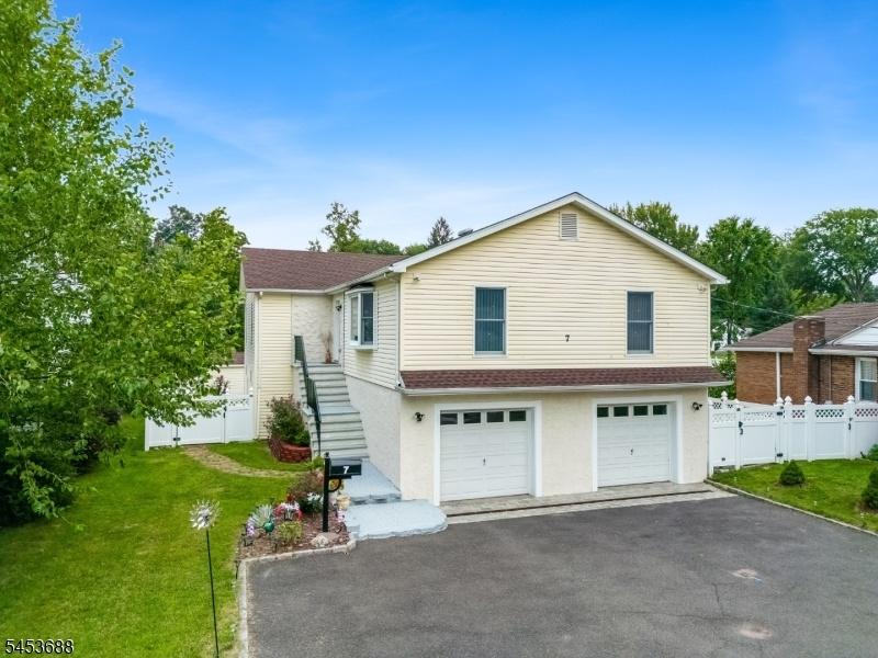 Big Driveway and 2 car garage