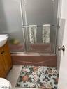 Main Bathroom /1st floor