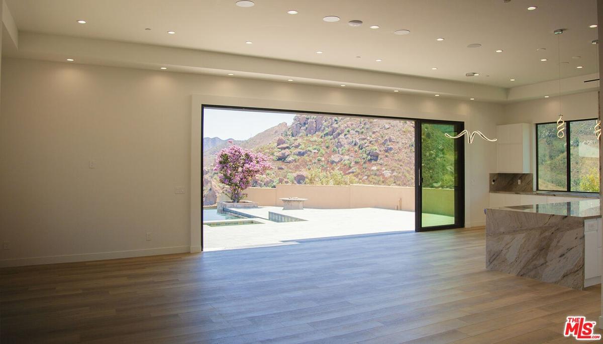 disappearing wall of glass