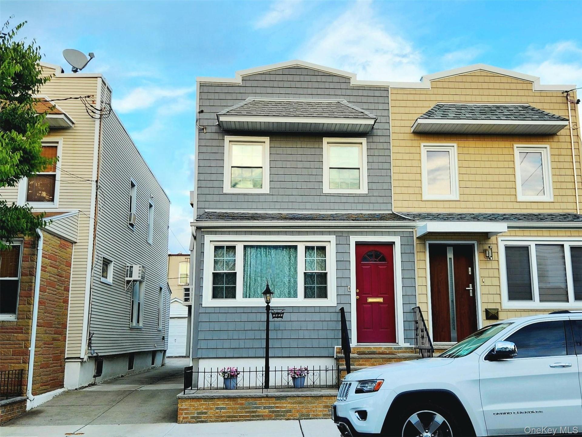 Semi-Detached One-Family House with Shared Driveway