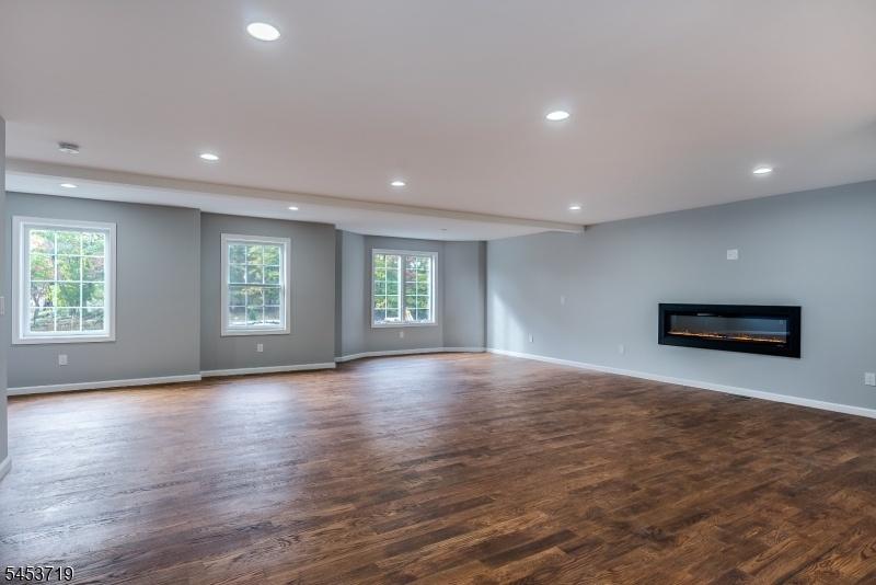Living Room / Dining