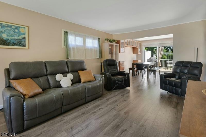 Living room/dining room
