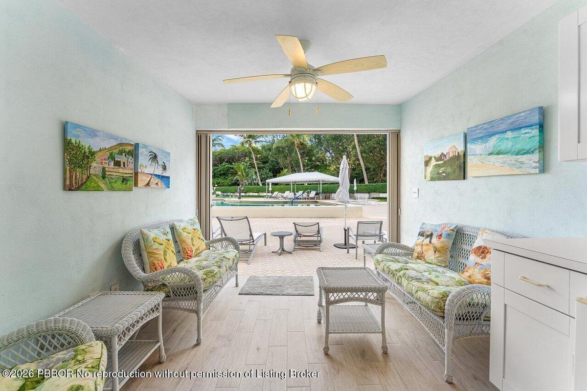 Poolside cabana!