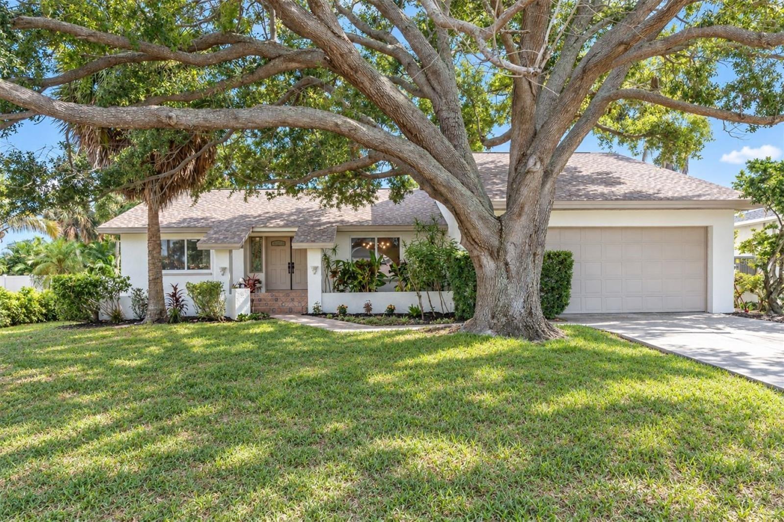 Rarely available Monte Cristo residence in sought-after Tierra Verde.