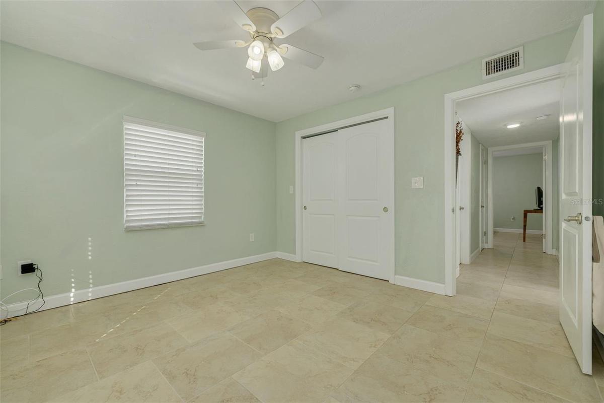 Unit 4 - 2bd 1ba - Upstairs w/balcony