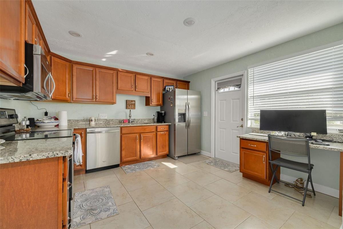 Unit 4 - 2bd 1ba - Upstairs w/balcony