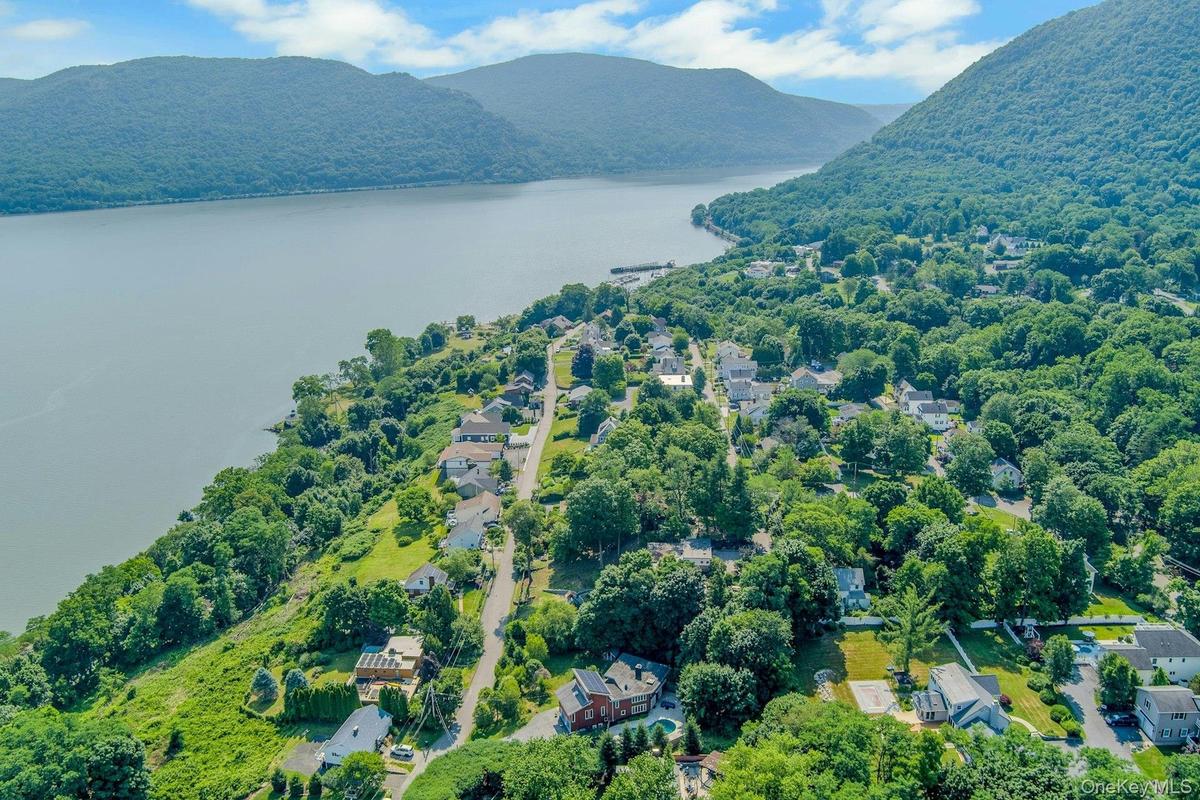 The whole of the Hudson River valley opens before this updated gem, which is just minutes from downtown Cornwall-on-Hudson.