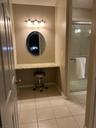 Ensuite w/vanity