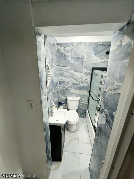 2nd floor bathroom