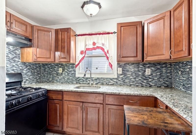1ST FL KITCHEN