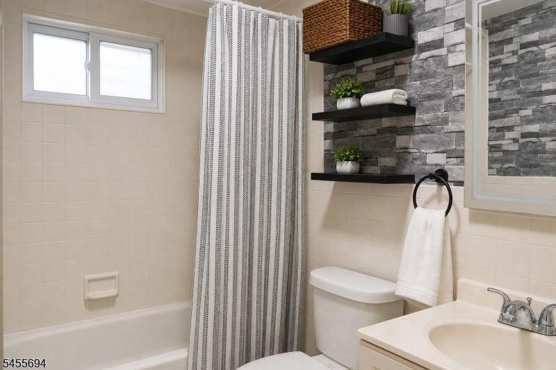 1st Floor Bathroom