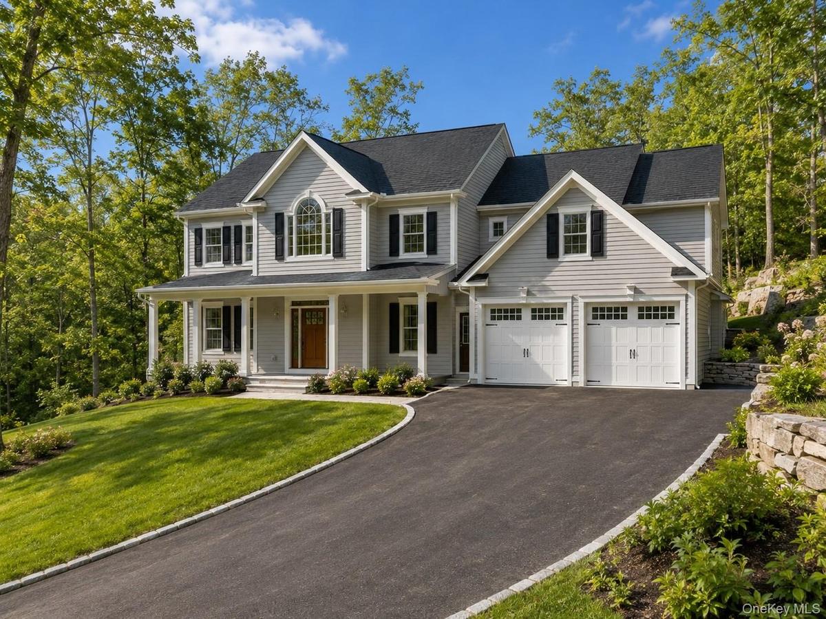 Renderings are artist’s representations of the proposed home. Plans, dimensions, materials, colors, landscaping and finishes are subject to modificati