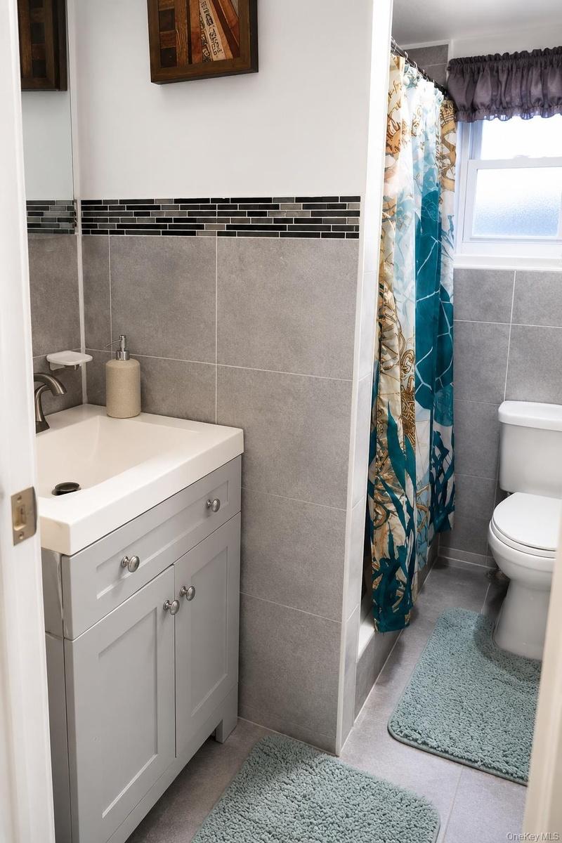 1st-floor unit, bathroom