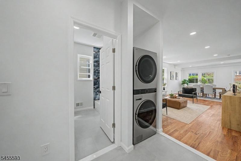 Laundry Apt 1