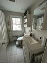 1st flr bath