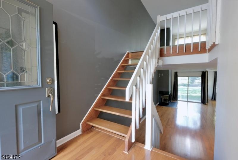 Entry/Foyer