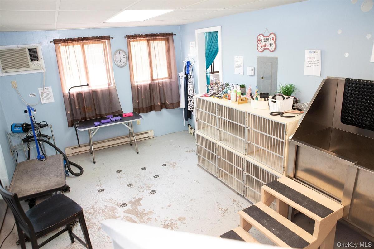Grooming area