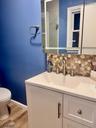 Main Bed's Bath