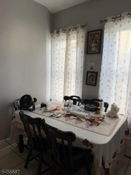 kitchen / breakfast