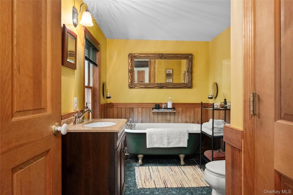 1st floor bathroom