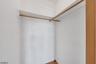 Walk-in-closet