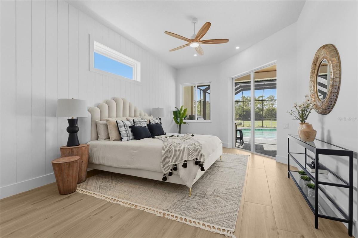 Primary suite with lanai access