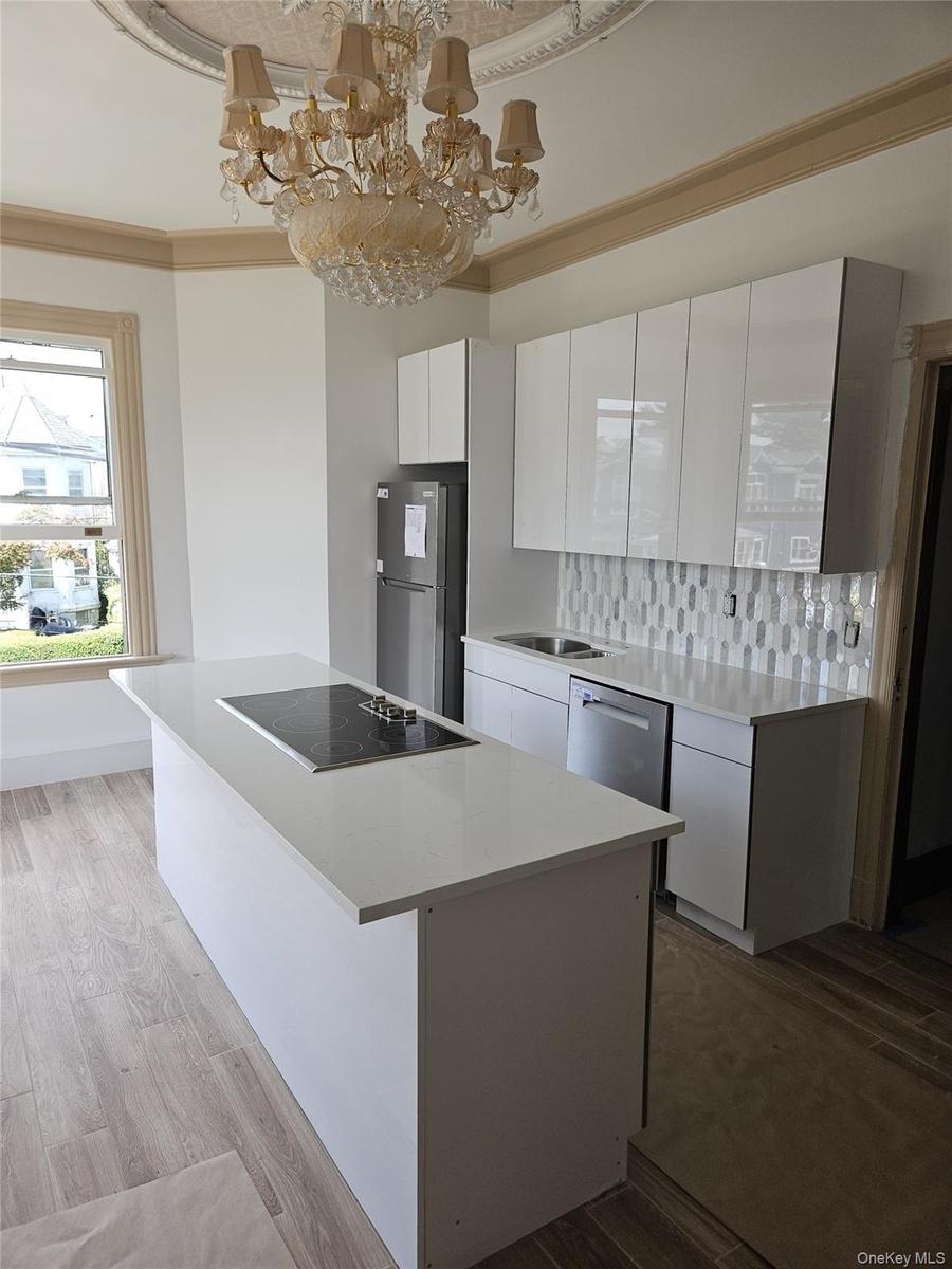 Ton of light in this kitchen!