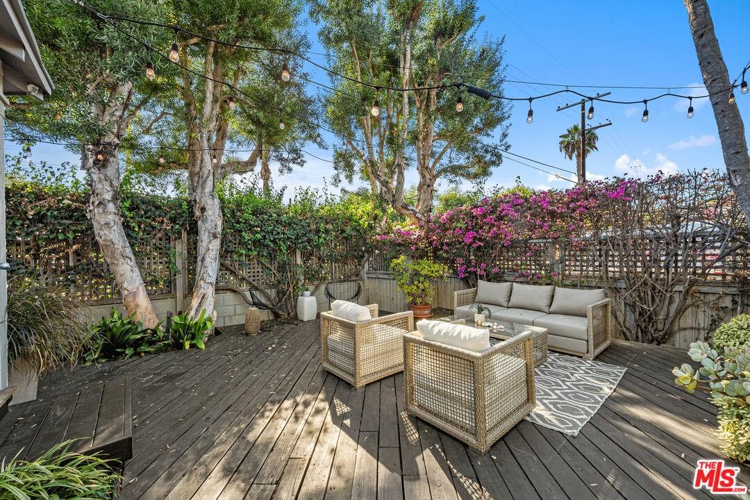 Enclosed patio deck