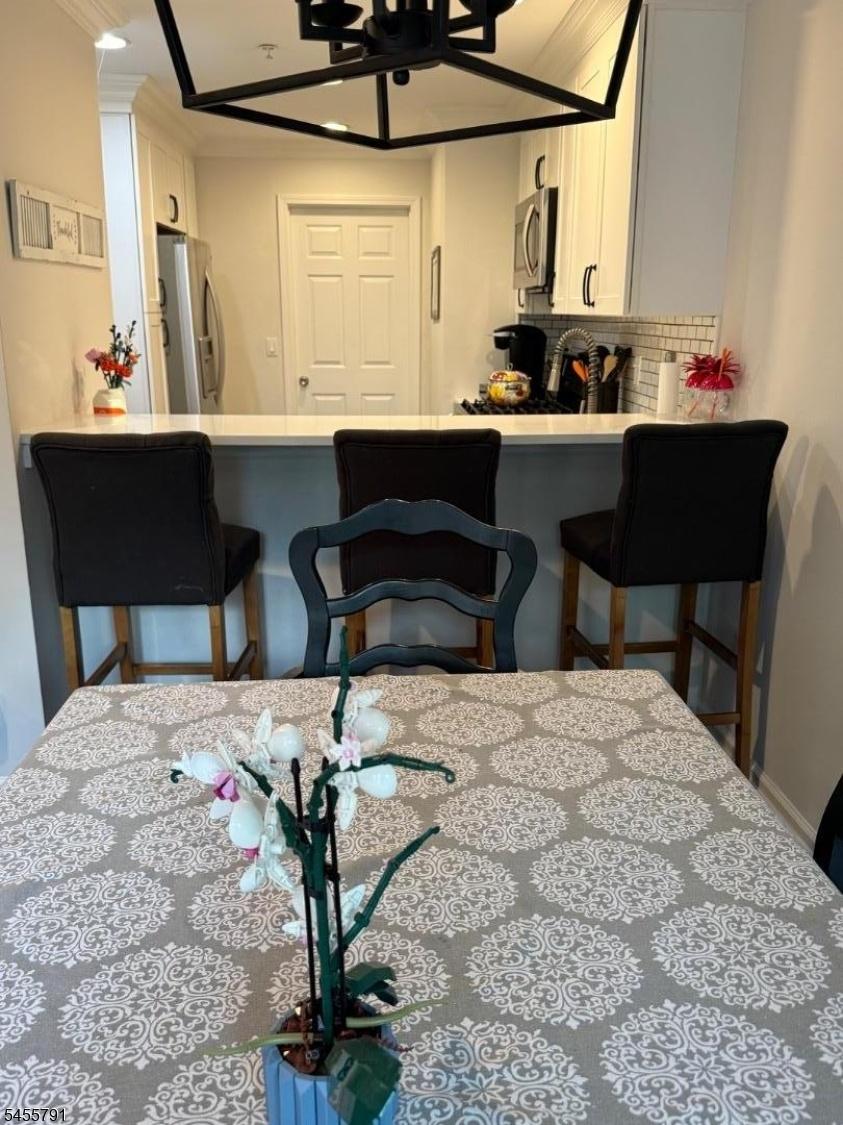 Breakfast bar