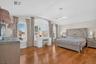Primary en- suite  w/ WIC