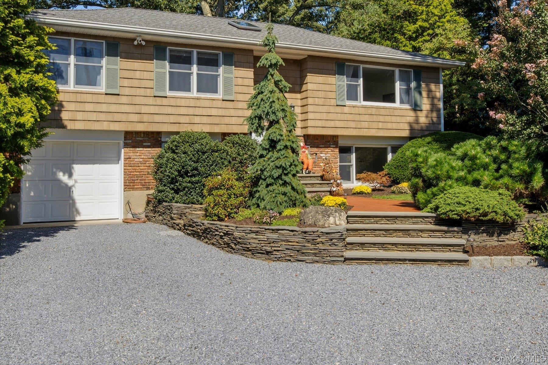 Large Driveway with ample parking