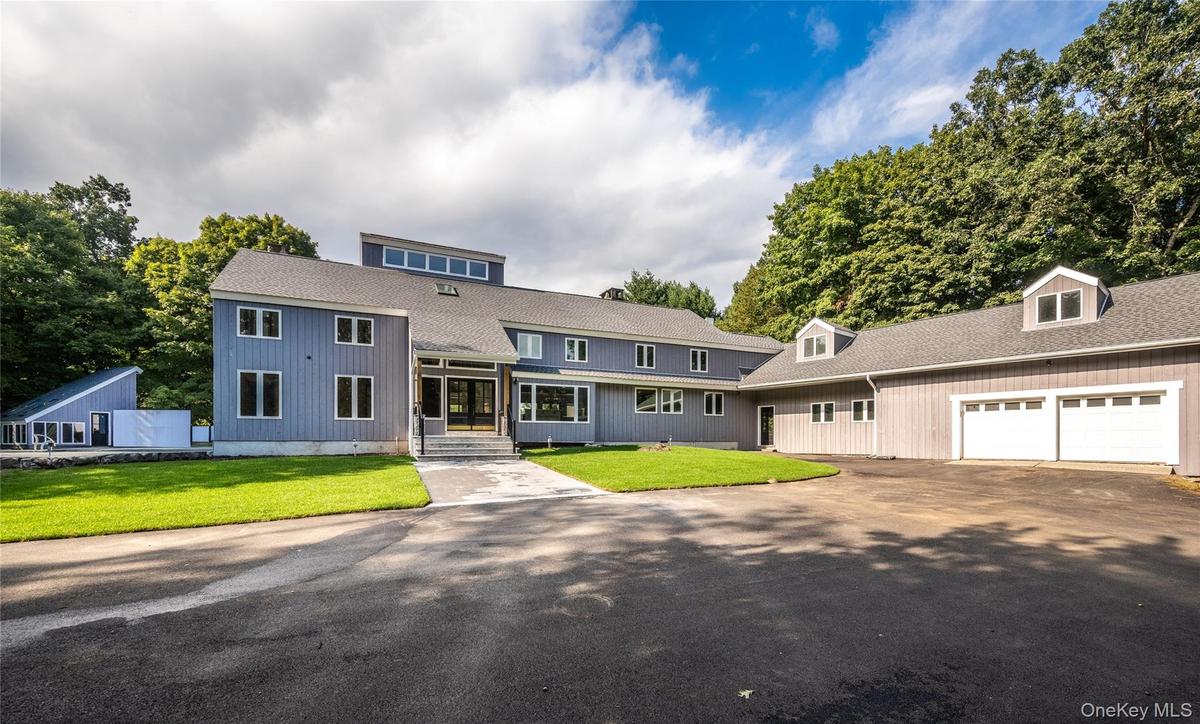 Entire house above grade so lots of windows and lots of natural light throughout the residence. 6 Bedrooms and 6 full bathrooms and one powder room. T